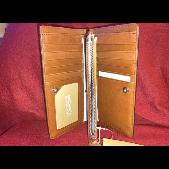 Michael Kors wallet - Picture 4 of 6